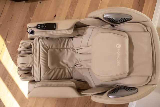 Massaggio alle braccia con i cuscini d'aria