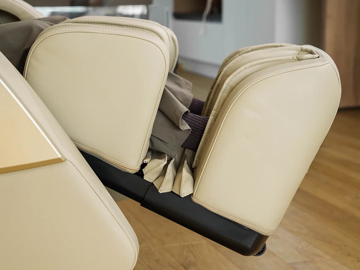 Poggiapiedi elettrico estensibile automaticamente